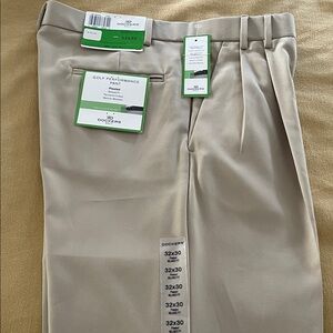 Men’s DOCKERS Golf Performance Pants - Khaki- Size 32 x 30